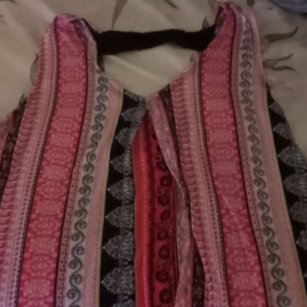 2 cute tank tops